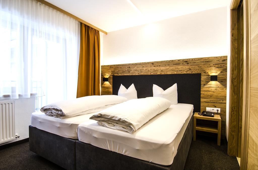 Hotel Garni Persutt Ишгль Экстерьер фото