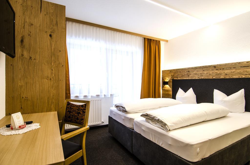 Hotel Garni Persutt Ишгль Экстерьер фото