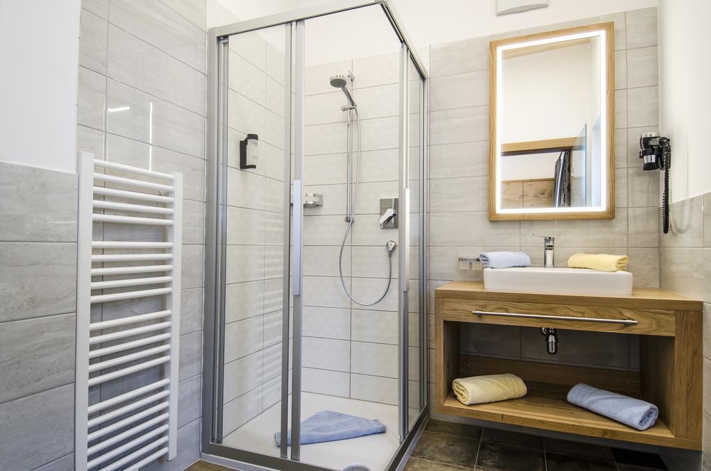Hotel Garni Persutt Ишгль Экстерьер фото