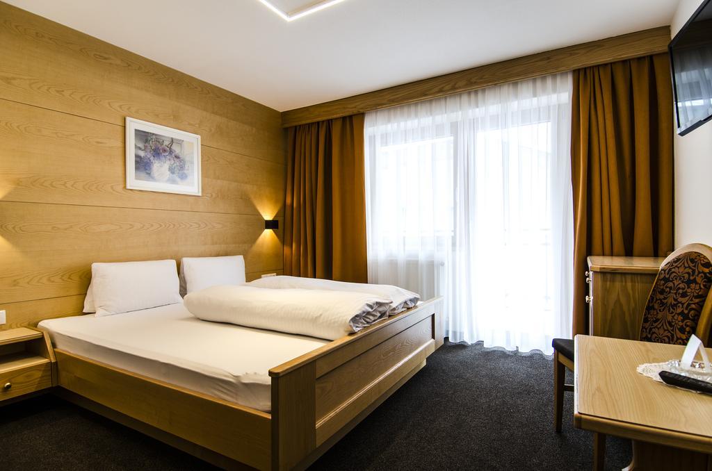Hotel Garni Persutt Ишгль Экстерьер фото