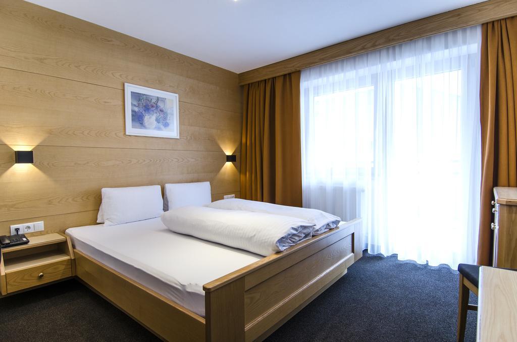 Hotel Garni Persutt Ишгль Экстерьер фото